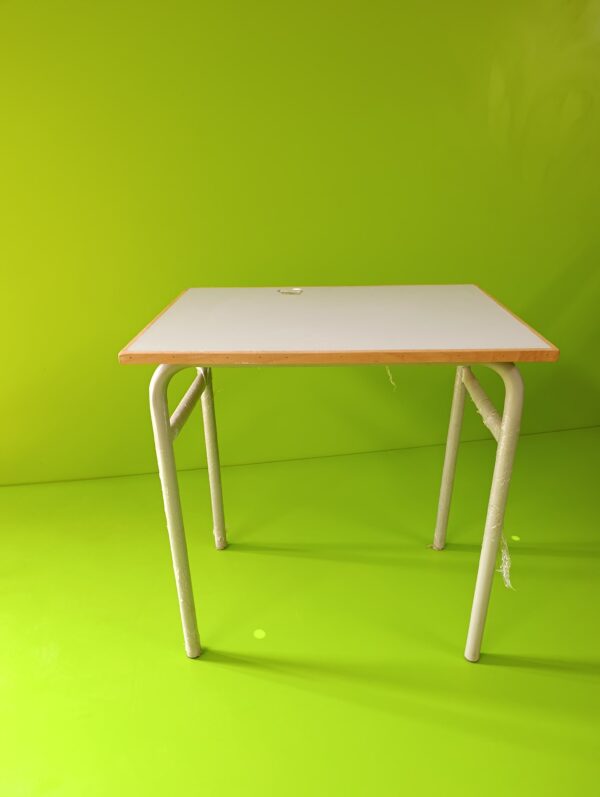 TABLE SCOLAIRE