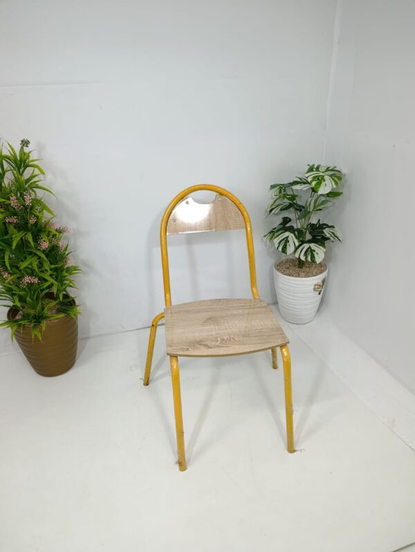 WhatsApp Image 2026-05-02 at 14.28.13 Chaise scolaire métallique