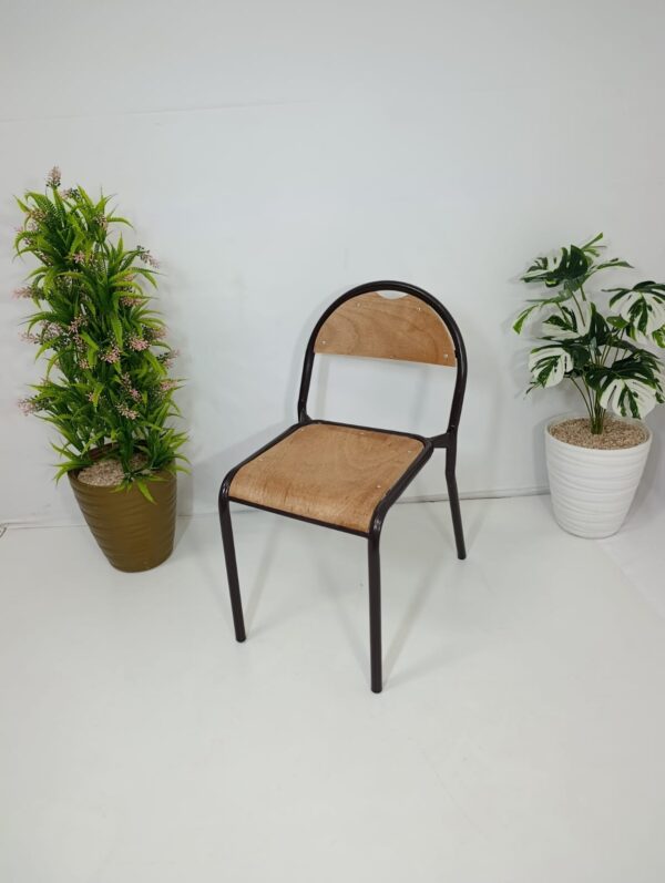 WhatsApp Image 2026-05-02 at 14.28.18 (1) Chaise scolaire métallique