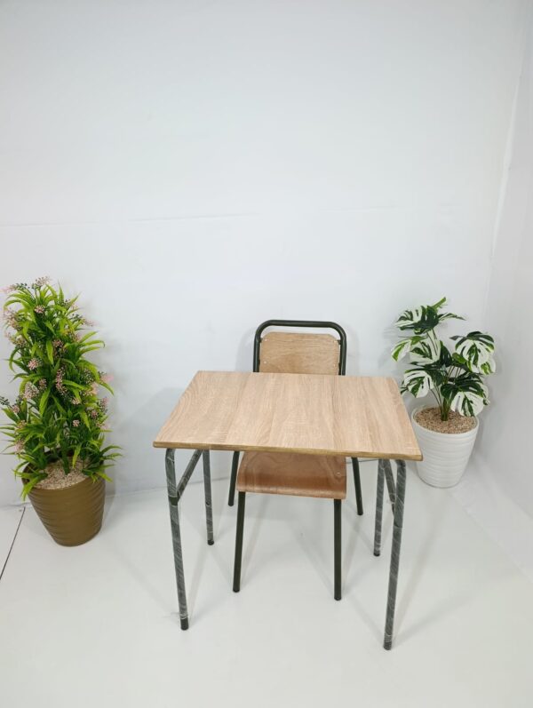 TABLE SCOLAIRE