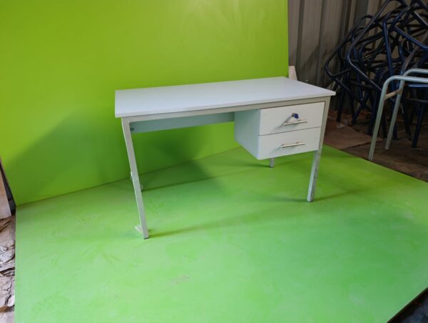 Bureau Professionnel Moderne – Bois & MétAL