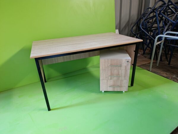 Bureau Professionnel Moderne – Bois & MétAL