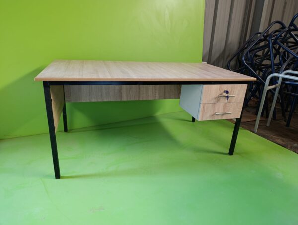 Bureau Professionnel Moderne – Bois & MétAL